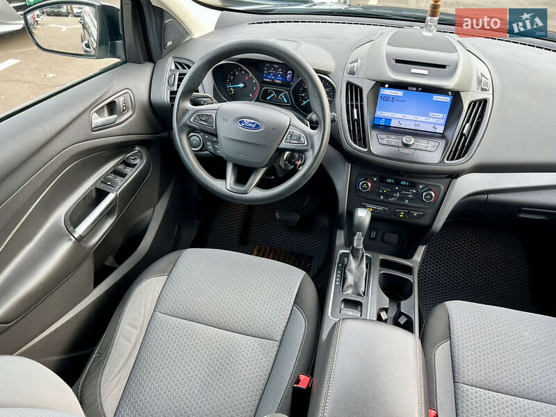 Внедорожник / Кроссовер Ford Escape 2016 в Киеве