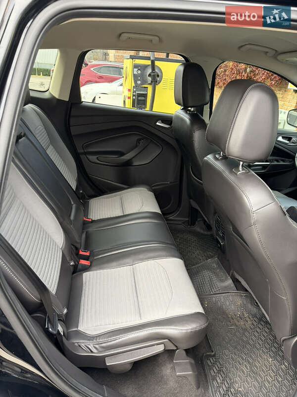 Внедорожник / Кроссовер Ford Escape 2017 в Черновцах