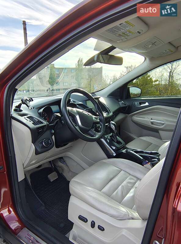 Внедорожник / Кроссовер Ford Escape 2014 в Кривом Роге