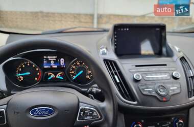 Внедорожник / Кроссовер Ford Escape 2016 в Днепре