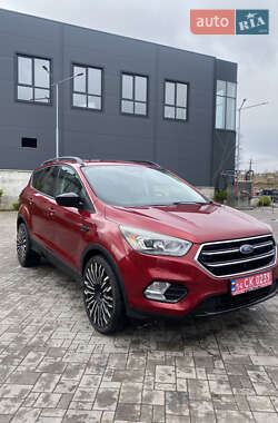 Внедорожник / Кроссовер Ford Escape 2017 в Львове