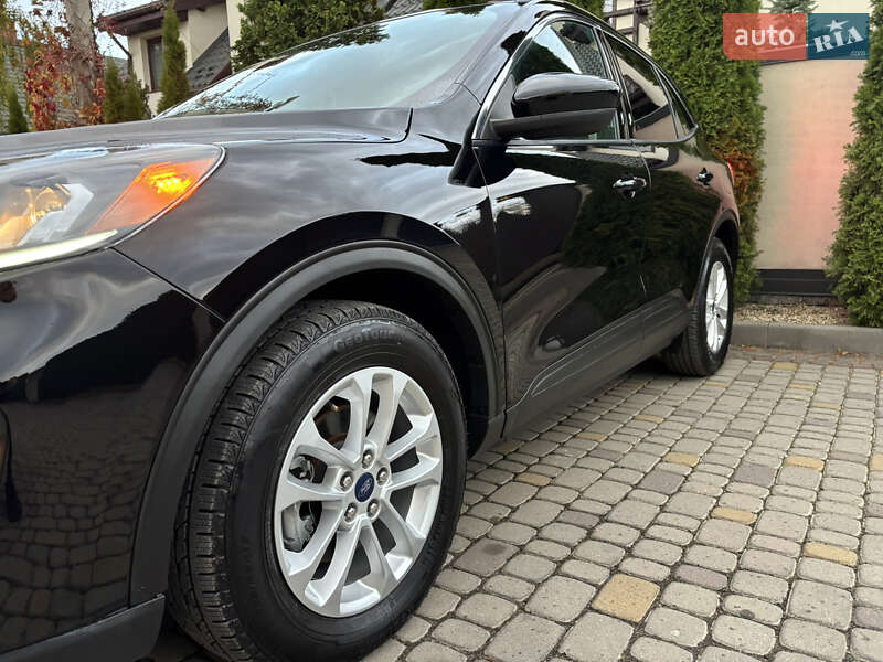 Внедорожник / Кроссовер Ford Escape 2020 в Львове