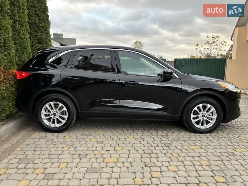 Внедорожник / Кроссовер Ford Escape 2020 в Львове