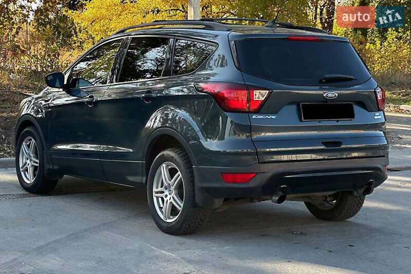 Внедорожник / Кроссовер Ford Escape 2018 в Киеве
