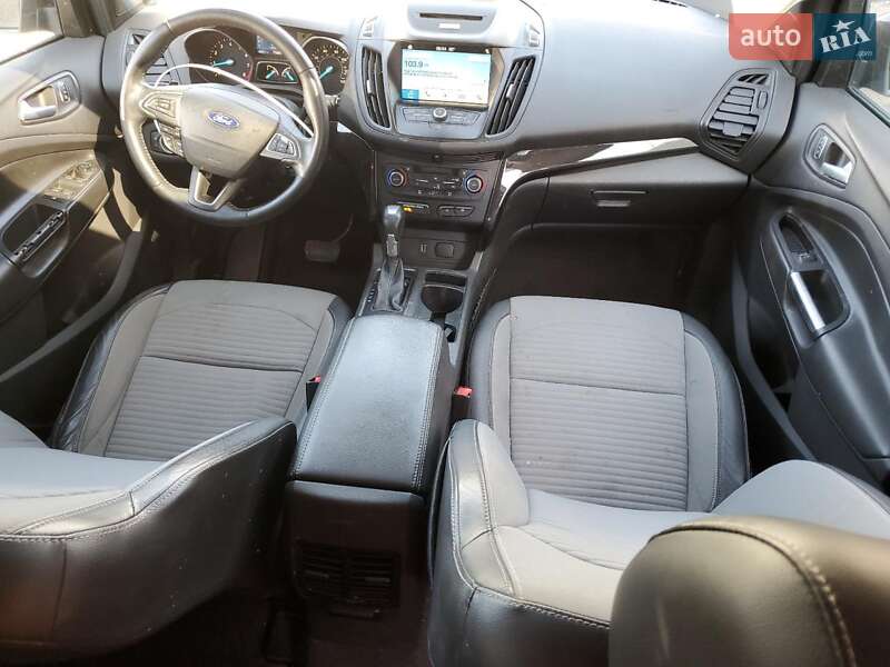 Внедорожник / Кроссовер Ford Escape 2016 в Виннице