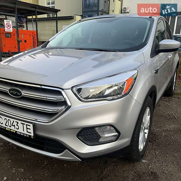 Внедорожник / Кроссовер Ford Escape 2018 в Львове