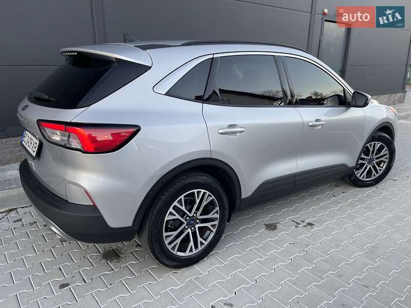 Внедорожник / Кроссовер Ford Escape 2020 в Стрые