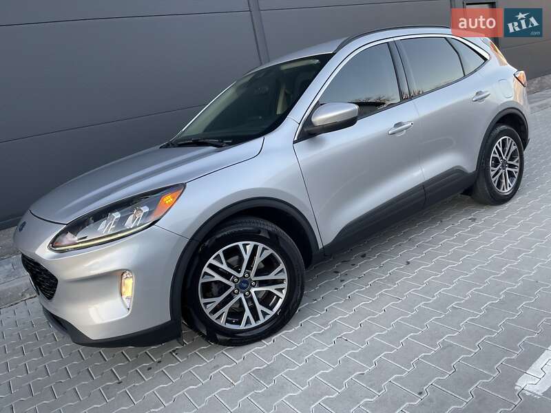 Внедорожник / Кроссовер Ford Escape 2020 в Стрые