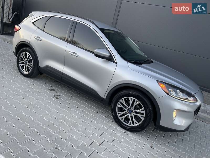 Внедорожник / Кроссовер Ford Escape 2020 в Стрые