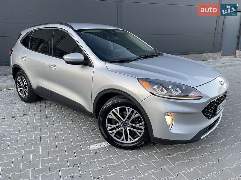 Внедорожник / Кроссовер Ford Escape 2020 в Стрые