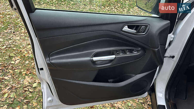 Позашляховик / Кросовер Ford Escape 2018 в Дубні