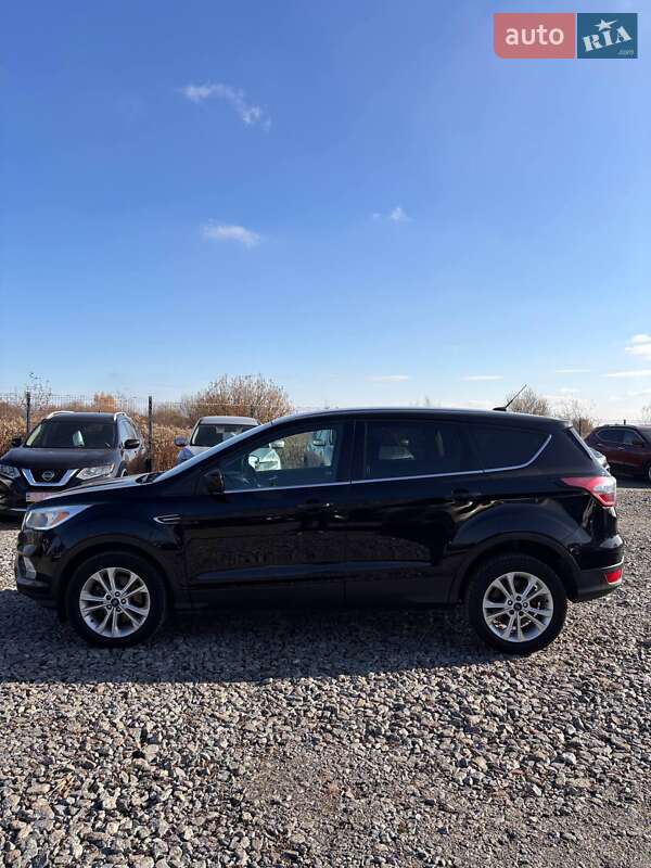 Позашляховик / Кросовер Ford Escape 2017 в Львові