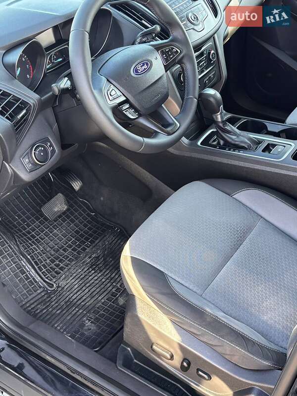 Позашляховик / Кросовер Ford Escape 2017 в Львові