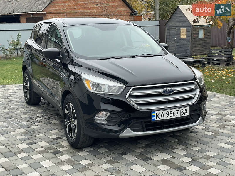Внедорожник / Кроссовер Ford Escape 2017 в Лубнах
