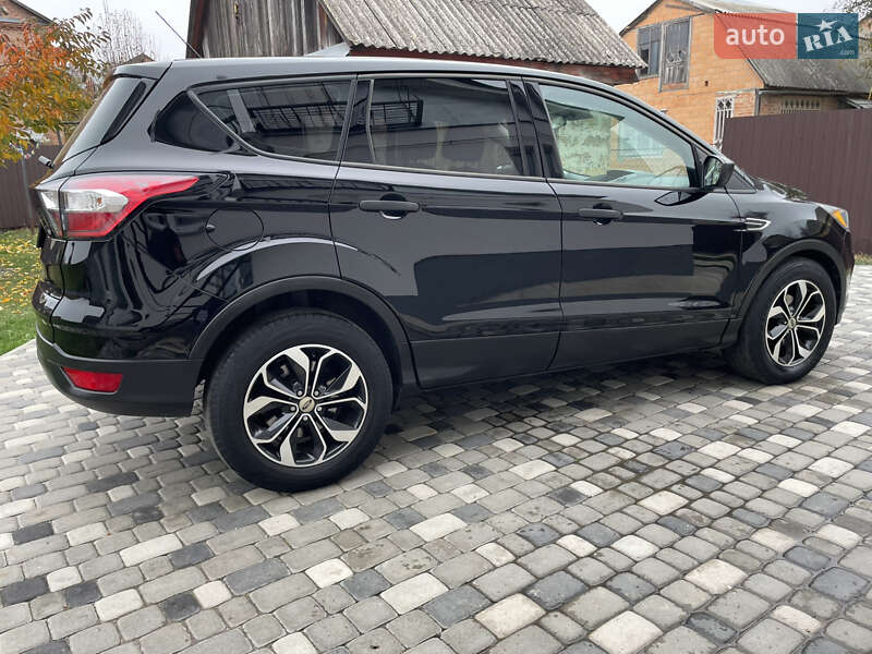 Внедорожник / Кроссовер Ford Escape 2017 в Лубнах