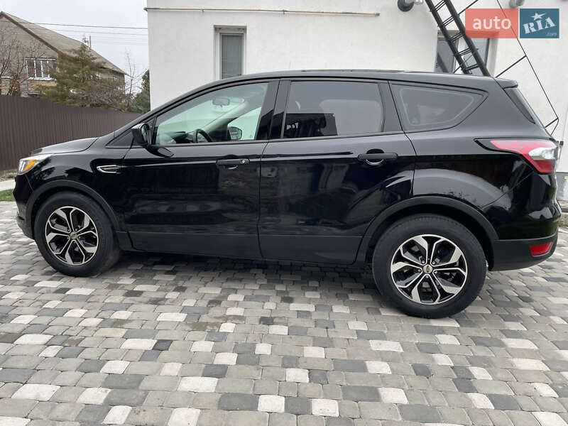 Внедорожник / Кроссовер Ford Escape 2017 в Лубнах