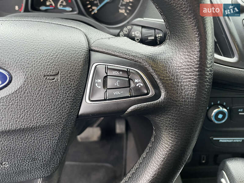 Внедорожник / Кроссовер Ford Escape 2017 в Лубнах