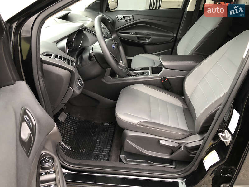 Внедорожник / Кроссовер Ford Escape 2017 в Ровно