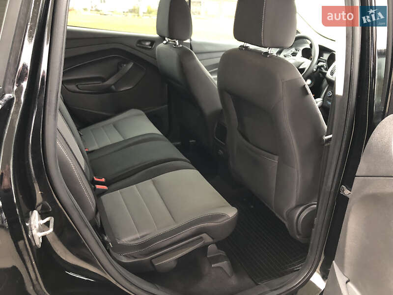 Внедорожник / Кроссовер Ford Escape 2017 в Ровно