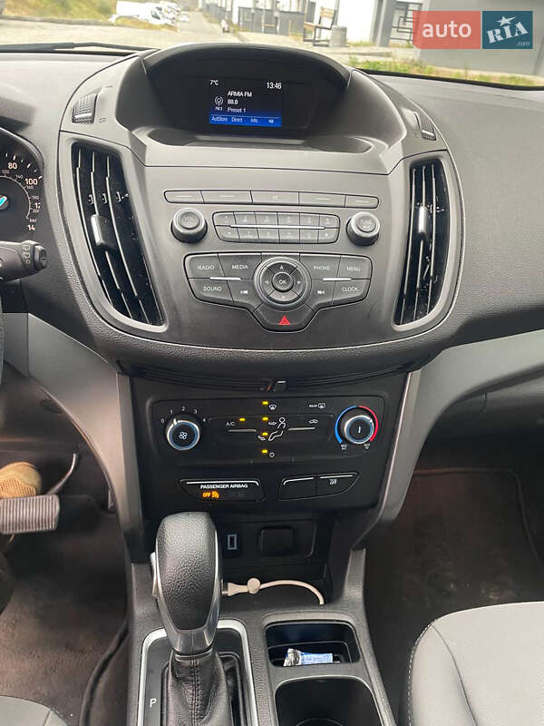 Внедорожник / Кроссовер Ford Escape 2019 в Новояворовске