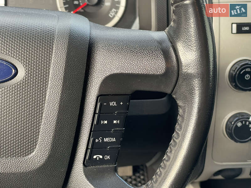 Внедорожник / Кроссовер Ford Escape 2012 в Лубнах