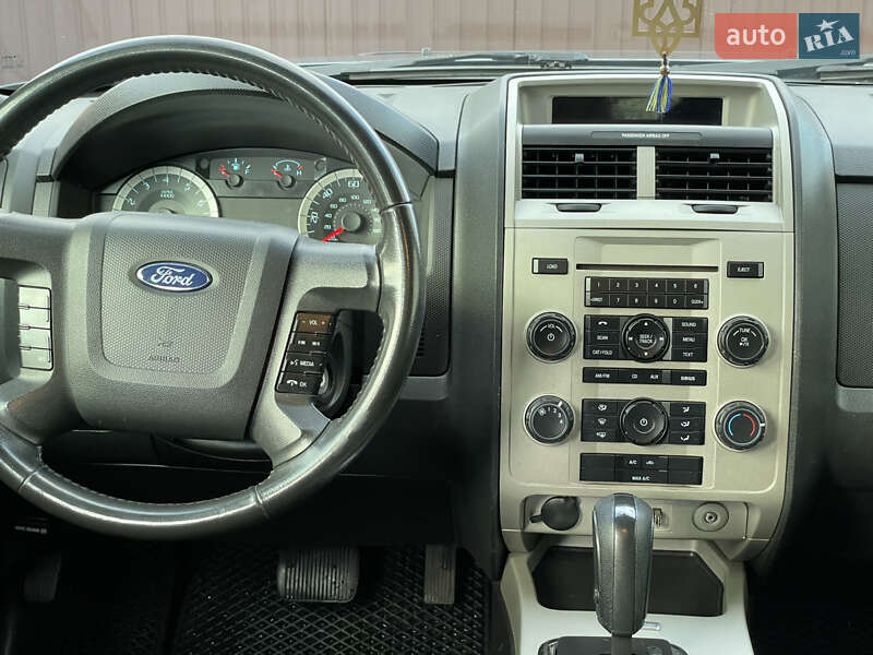 Внедорожник / Кроссовер Ford Escape 2012 в Лубнах