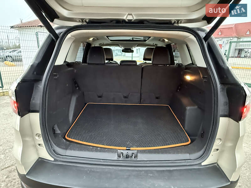 Внедорожник / Кроссовер Ford Escape 2017 в Киеве