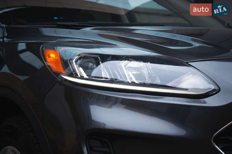 Позашляховик / Кросовер Ford Escape 2020 в Києві