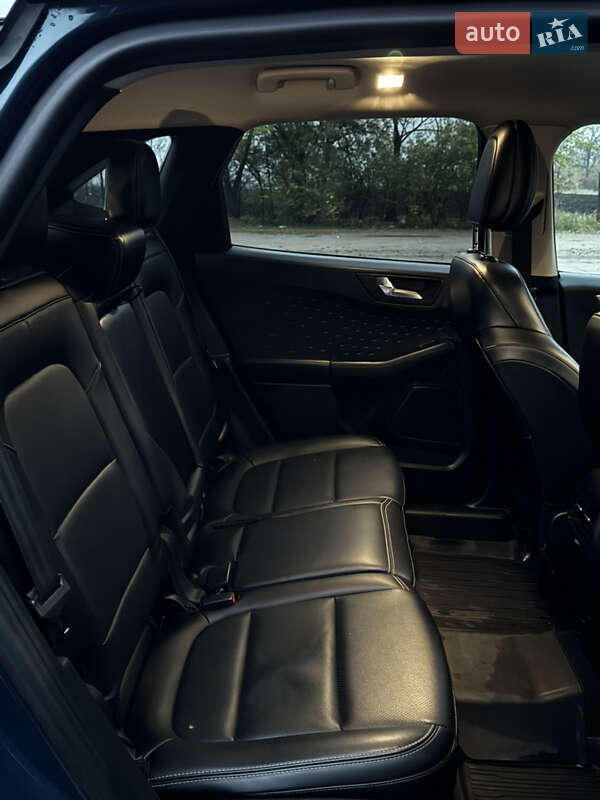 Внедорожник / Кроссовер Ford Escape 2019 в Первомайске