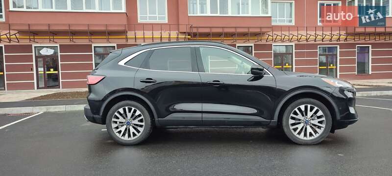 Позашляховик / Кросовер Ford Escape 2020 в Умані