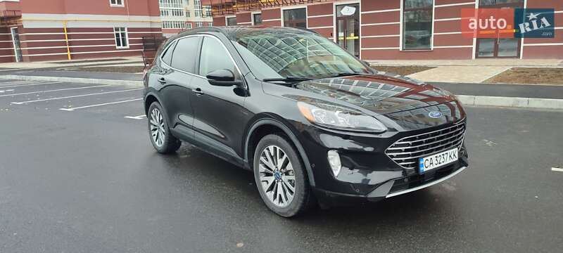 Позашляховик / Кросовер Ford Escape 2020 в Умані