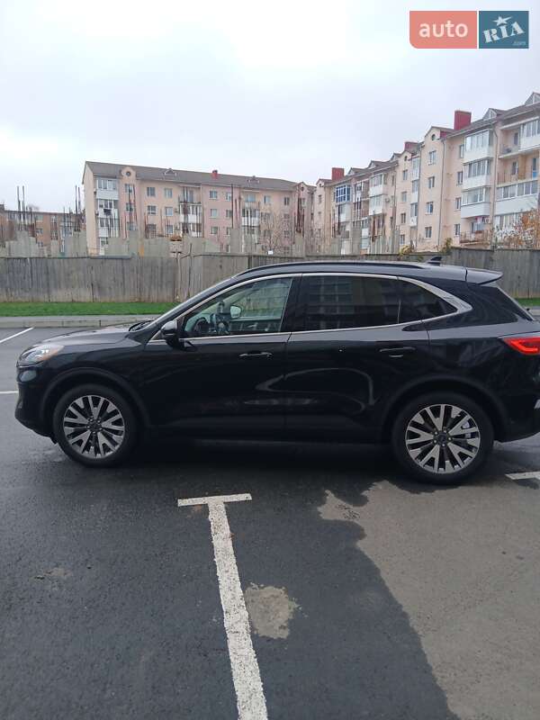 Позашляховик / Кросовер Ford Escape 2020 в Умані