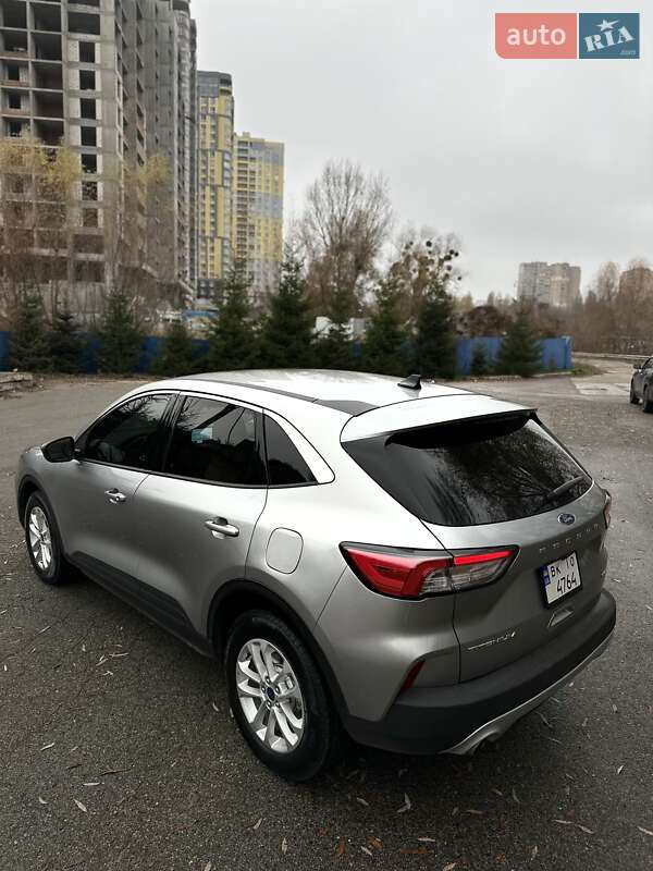 Внедорожник / Кроссовер Ford Escape 2021 в Киеве