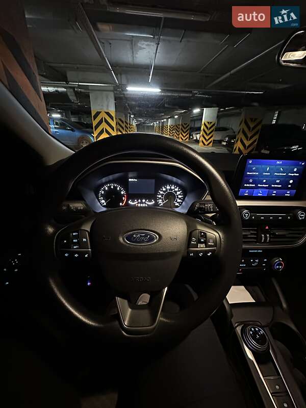 Внедорожник / Кроссовер Ford Escape 2021 в Киеве