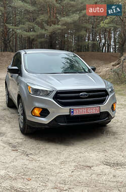 Внедорожник / Кроссовер Ford Escape 2017 в Кременчуге