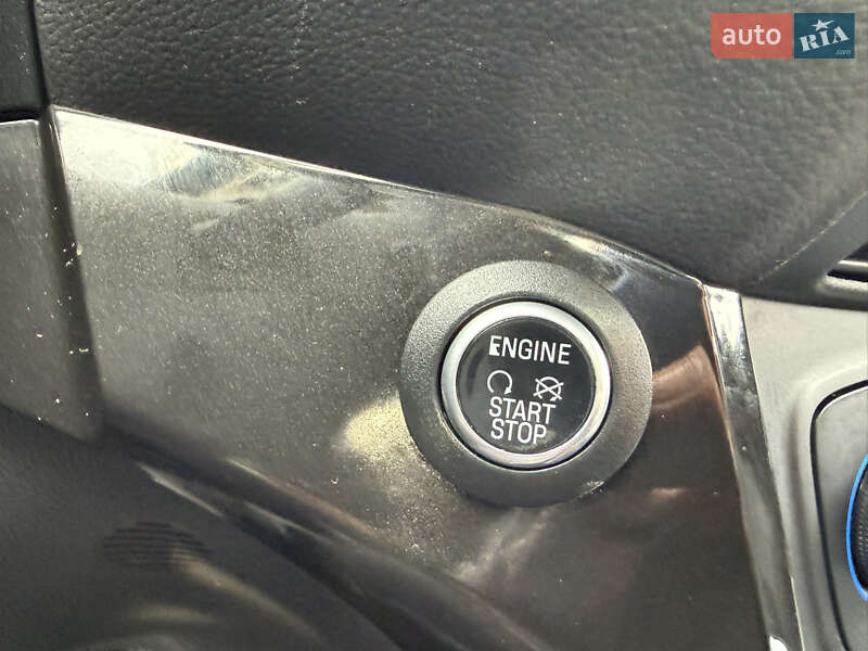 Позашляховик / Кросовер Ford Escape 2016 в Стрию