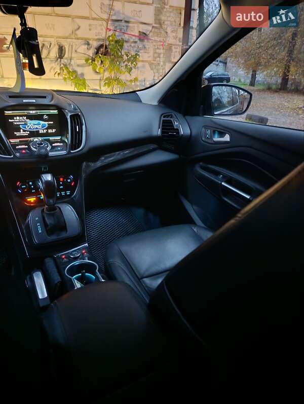 Позашляховик / Кросовер Ford Escape 2015 в Дніпрі фото 12 Позашляховик / Кросовер Ford Escape 2015 в Дніпрі