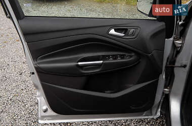 Внедорожник / Кроссовер Ford Escape 2017 в Львове