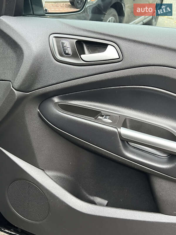 Позашляховик / Кросовер Ford Escape 2019 в Одесі фото 45 Позашляховик / Кросовер Ford Escape 2019 в Одесі