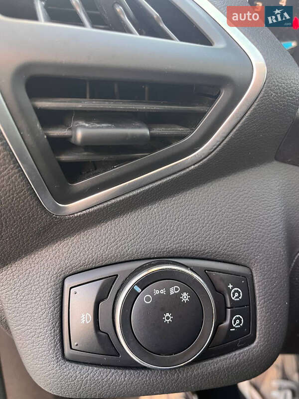 Позашляховик / Кросовер Ford Escape 2012 в Одесі фото 16 Позашляховик / Кросовер Ford Escape 2012 в Одесі