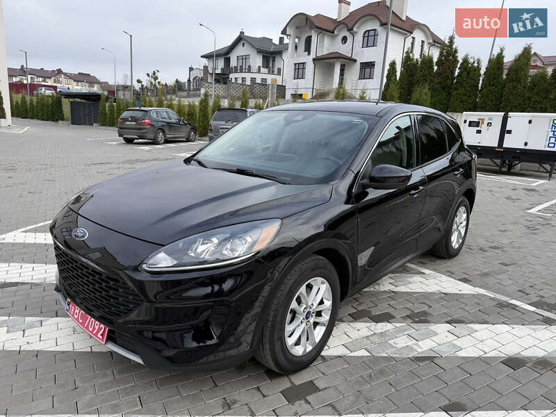 Позашляховик / Кросовер Ford Escape 2021 в Рівному