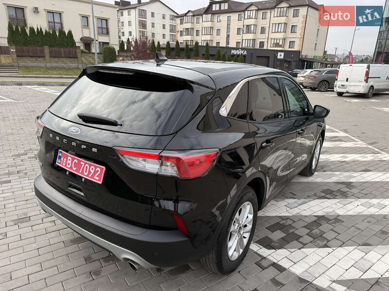Позашляховик / Кросовер Ford Escape 2021 в Рівному