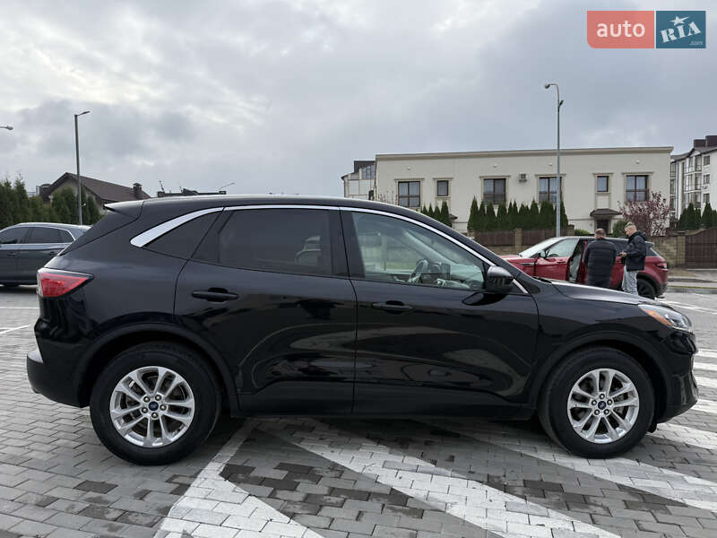 Позашляховик / Кросовер Ford Escape 2021 в Рівному