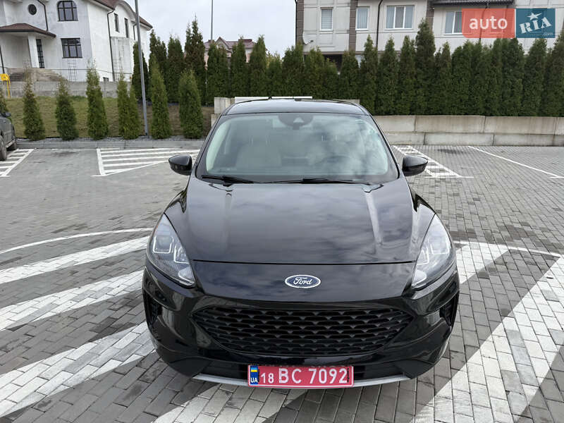 Позашляховик / Кросовер Ford Escape 2021 в Рівному