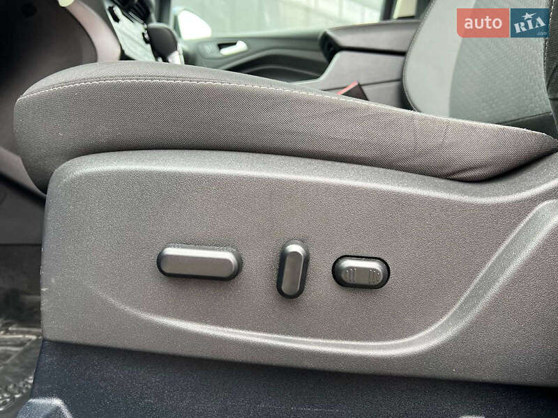 Позашляховик / Кросовер Ford Escape 2016 в Львові фото 19 Позашляховик / Кросовер Ford Escape 2016 в Львові