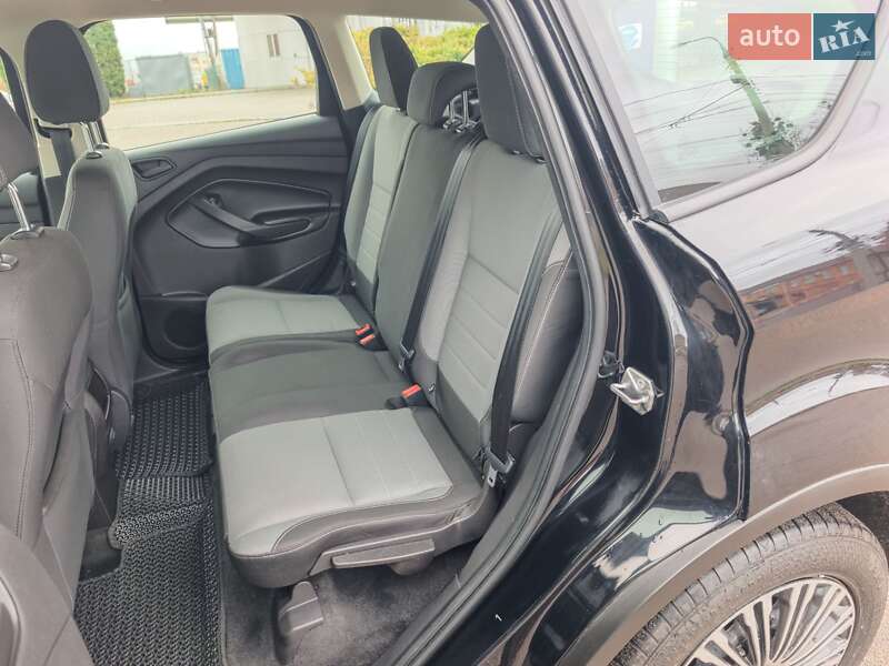 Внедорожник / Кроссовер Ford Escape 2017 в Сумах