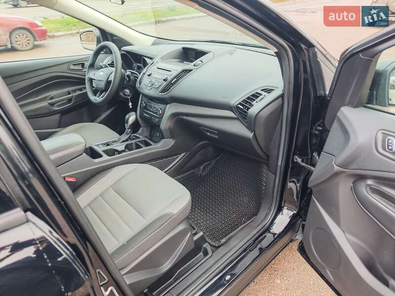 Внедорожник / Кроссовер Ford Escape 2017 в Сумах