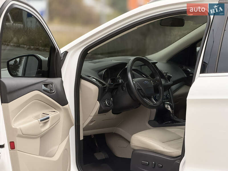 Внедорожник / Кроссовер Ford Escape 2018 в Мене фото 12 Внедорожник / Кроссовер Ford Escape 2018 в Мене