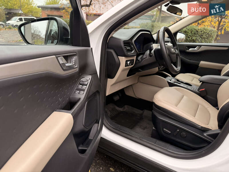 Позашляховик / Кросовер Ford Escape 2020 в Дніпрі