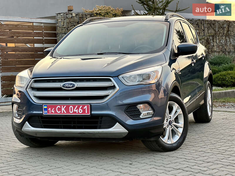 Позашляховик / Кросовер Ford Escape 2017 в Стрию